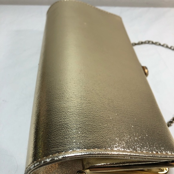 Vintage Metallic Gold Bag, with chain, small inside pocket, nice jewelry closure - Picture 8 of 12